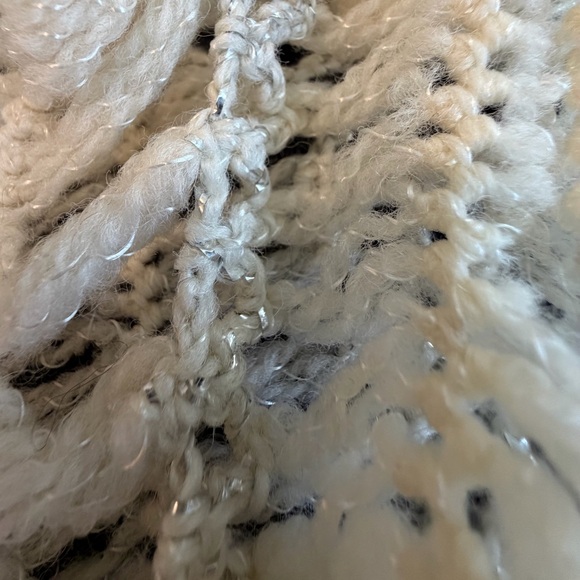 Vintage handmade crochet shawl wrap ivory cream OS - Picture 7 of 8